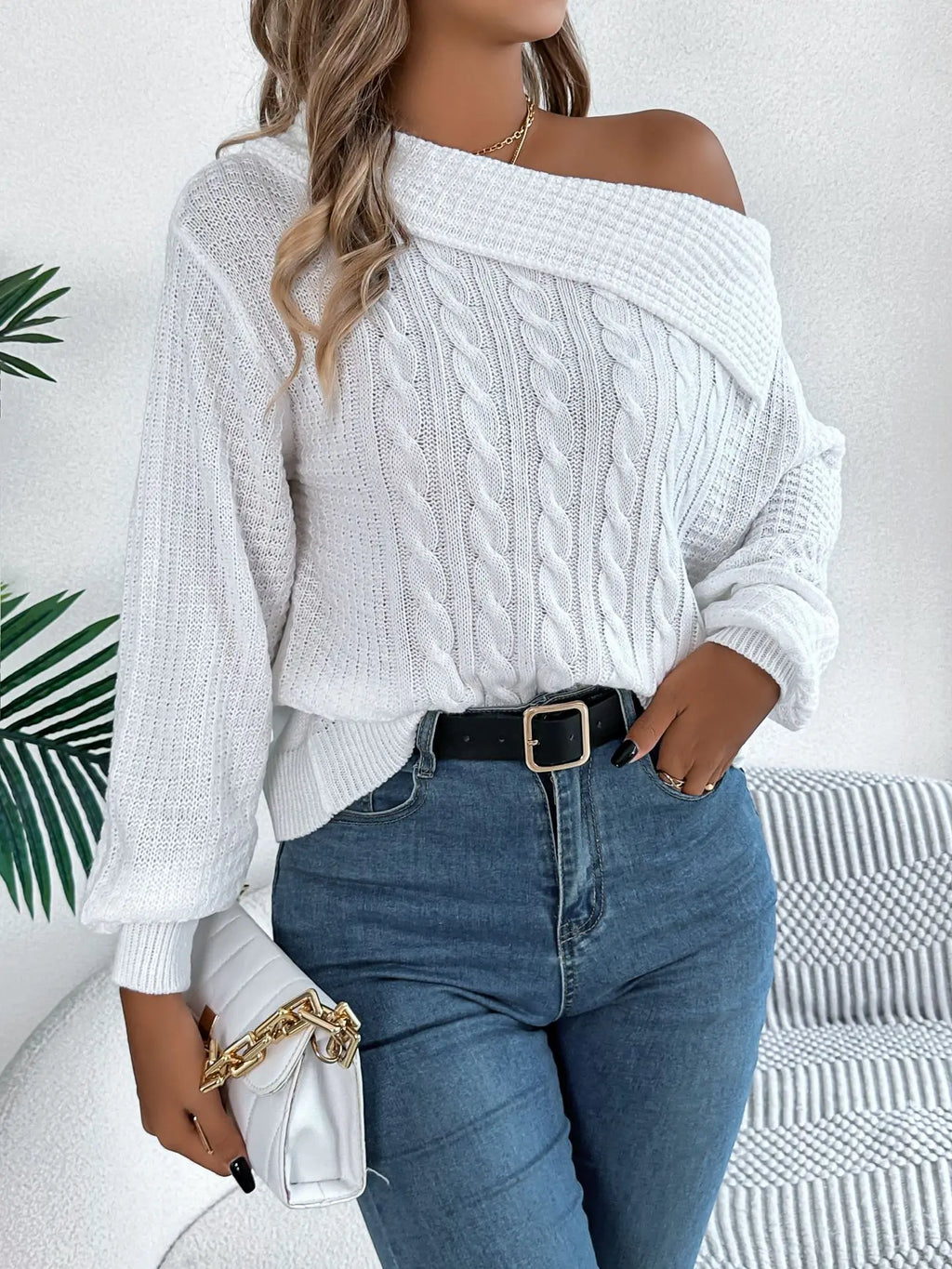 Breeze Knit Off-Shoulder Genser