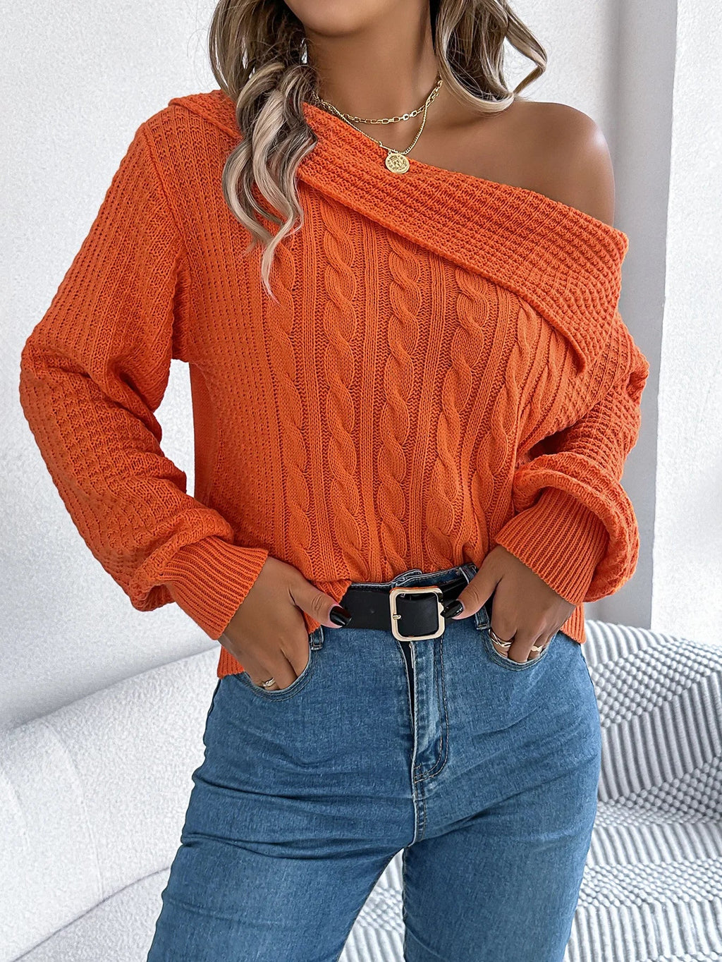 Breeze Knit Off-Shoulder Genser
