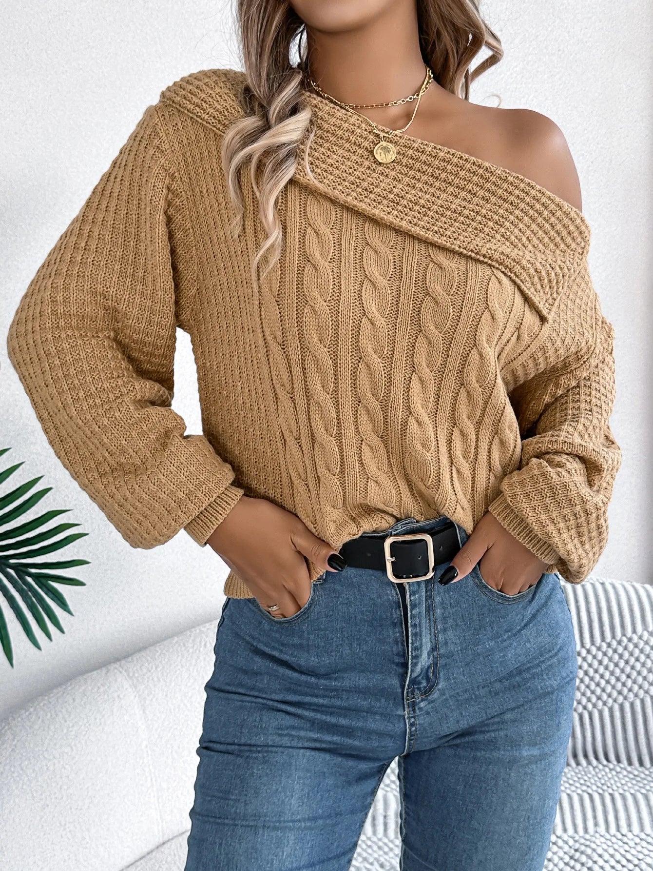 Breeze Knit Off-Shoulder Genser