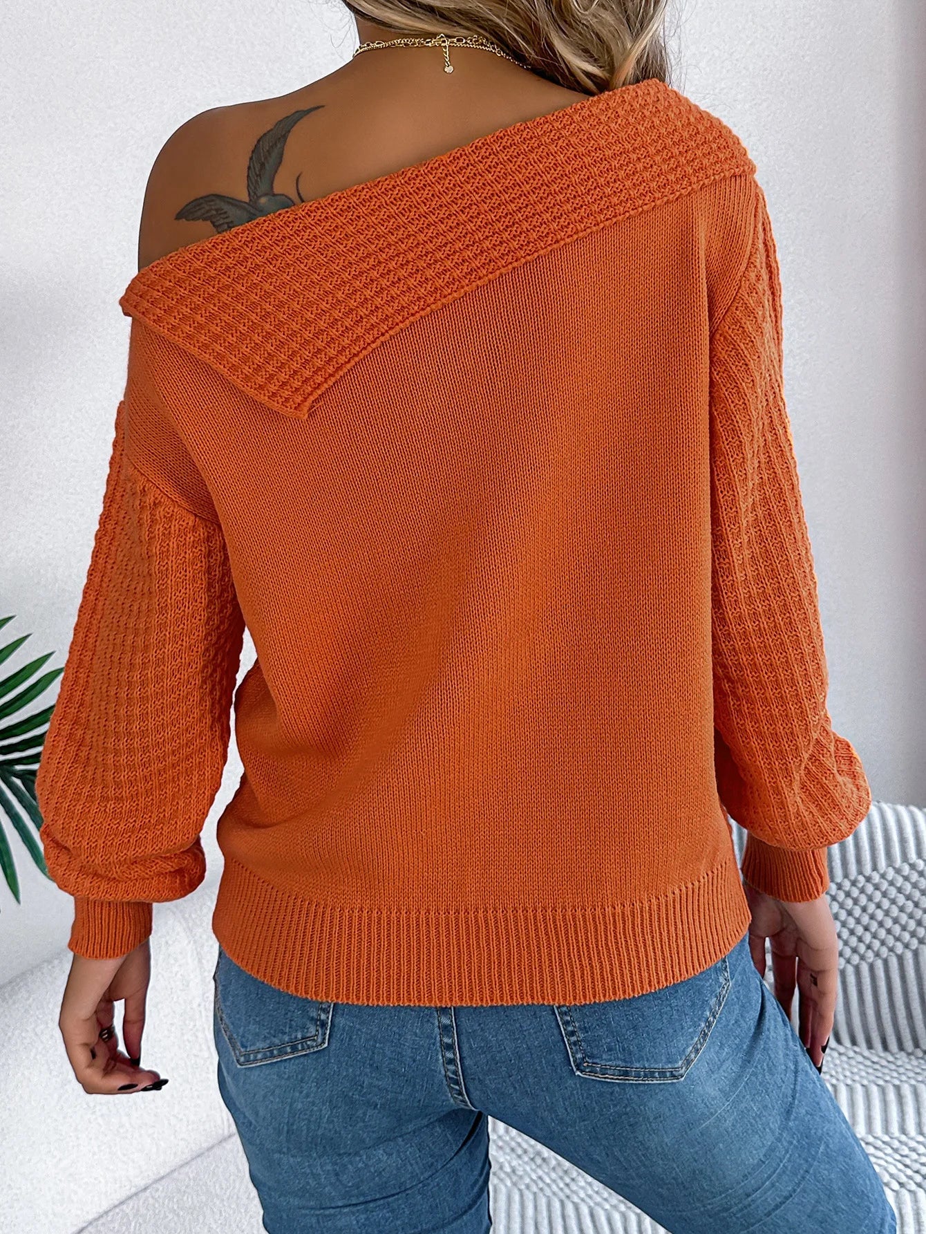 Breeze Knit Off-Shoulder Genser